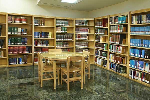 گنبد کاووس تنها یک کتابخانه روستایی دارد