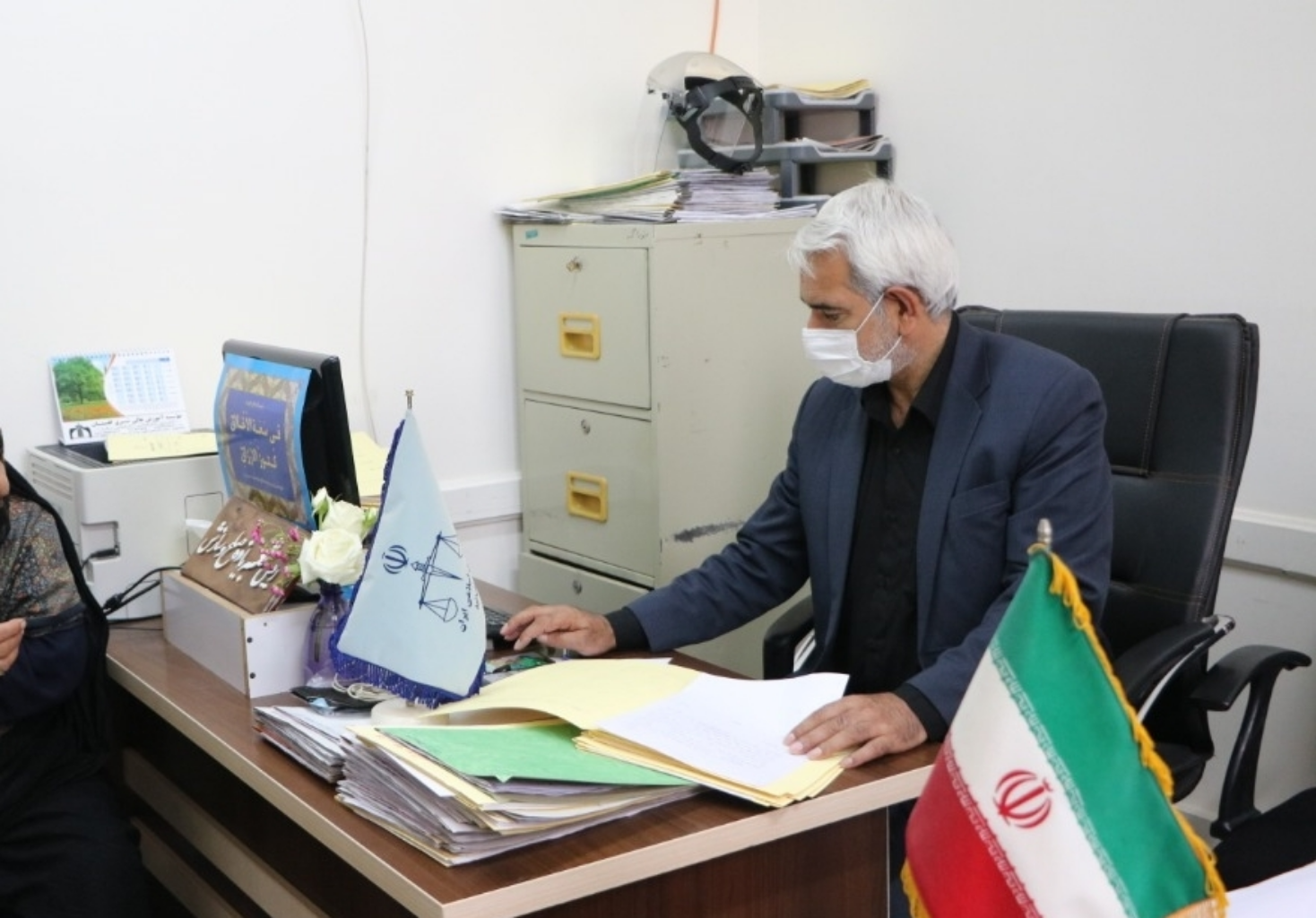 نیکوکار گنبدی ۳۷ زندانی بدهکار را آزاد کرد