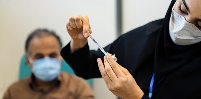 ۱۰ هزار گلستانی دُز چهارم واکسن کرونا را تزریق کردند.