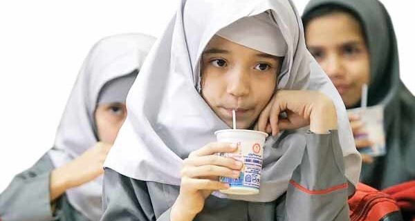 وعده وزیر: تغذیه رایگان برای ۳ میلیون دانش آموز