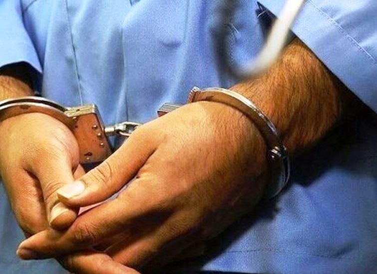 مدعی نفوذ در دستگاه قضایی گلستان هنگام دریافت سکه و دلار دستگیر شد