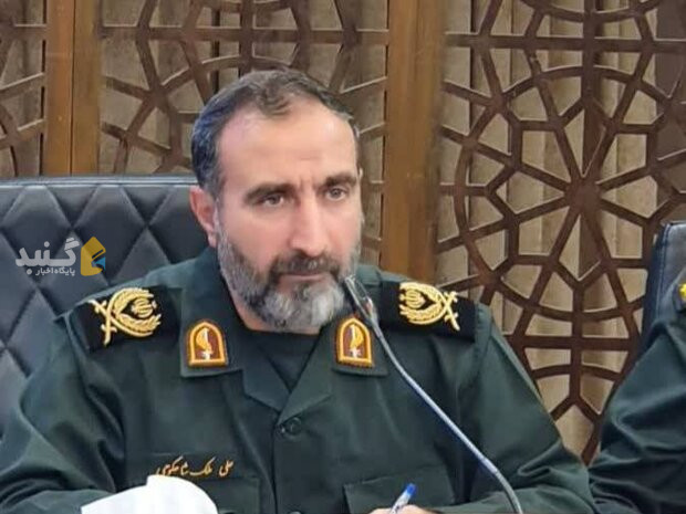 نصب پرچم ایران بر سردر منازل ۴ هزار شهید گلستانی