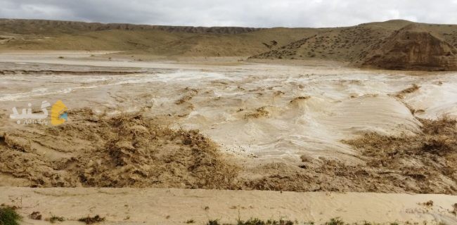 انتقال کودک ۳ ساله غرق شده در سیلاب مراوه تپه
