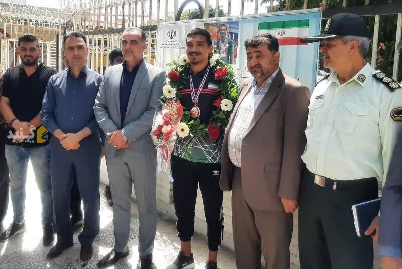 استقبال از ملی‌پوش سپک‌تاکرای گنبدکاووس پس از مدال‌آوری در مسابقات جهانی