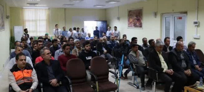 تجلیل از رانندگان نمونه به‌مناسبت هفته حمل و نقل در کارخانه سیمان پیوند گلستان گالیکش