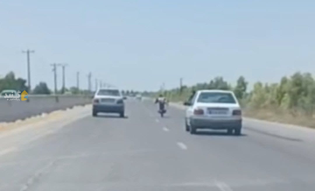 رانندگی پرخطر یک نوجوان موتورسوار در جاده خط نو گنبدکاووس؛ جان بازیچه هیجان +فیلم